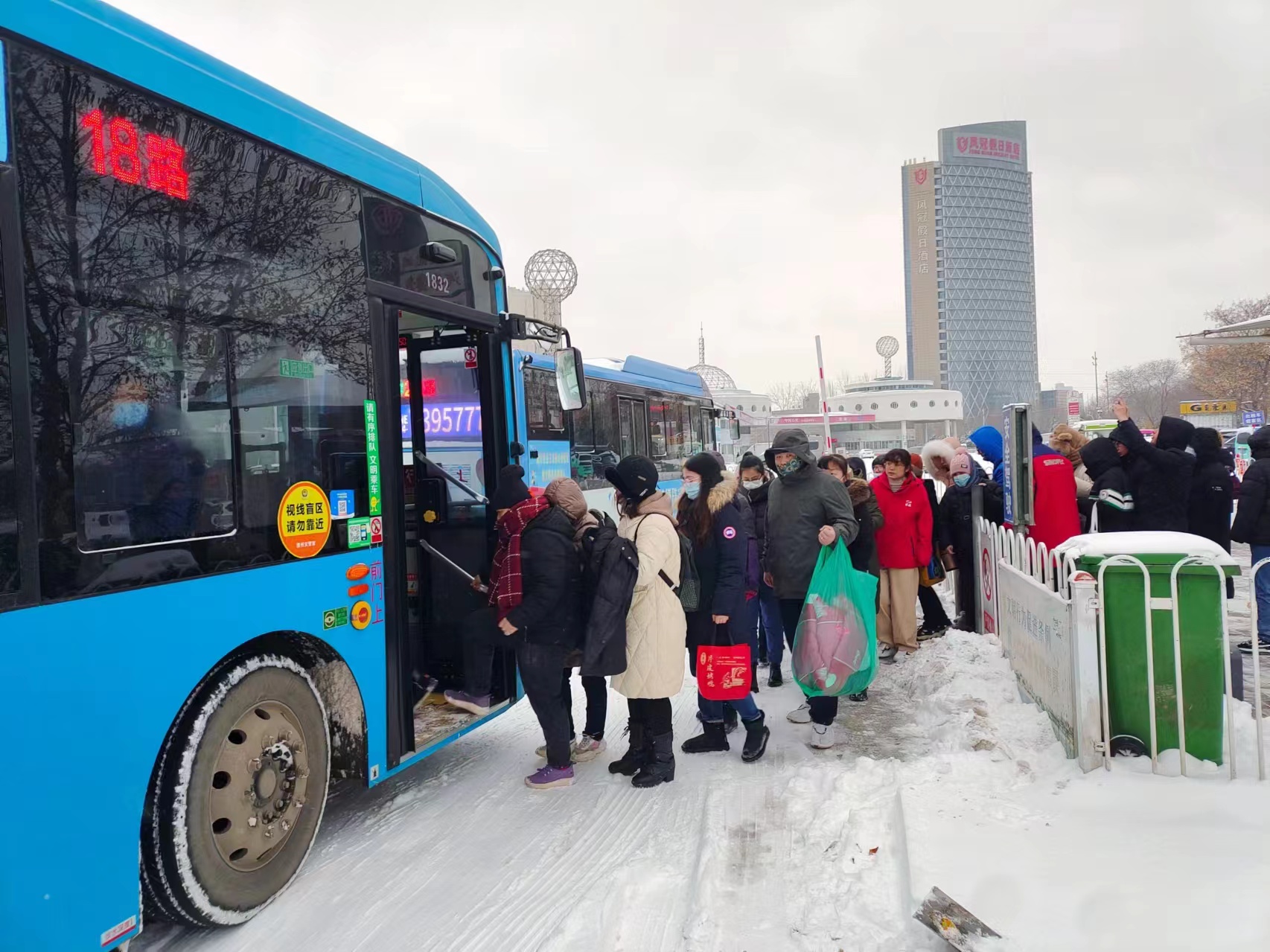 迎戰(zhàn)龍年首場(chǎng)降雪，德州交投公交集團(tuán)全力保障市民安全出行